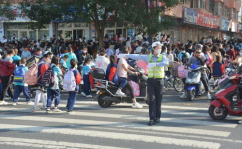 交警小姐姐河南,守护平安路，温暖人心守护者