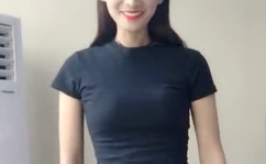 爱对镜自拍的小姐姐,爱自拍的时尚小姐姐风采