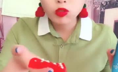 吃果冻加奶油小姐姐微博,美味瞬间引爆微博！”